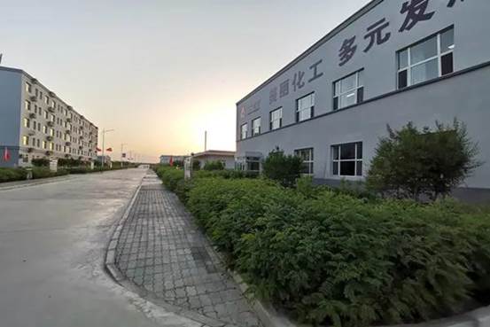 天雨煤化公司廠區(qū)生活區(qū)域一景(熱皮開提 攝)